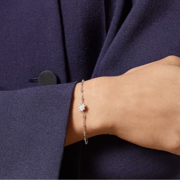 New authentic Gucci 18k diamonds bracelet. In a box. Length is adjustable. - Picture 3 of 3